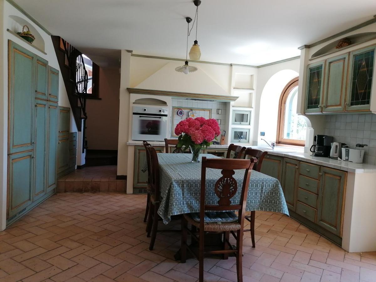 Villa Daniela Riva di Solto Esterno foto